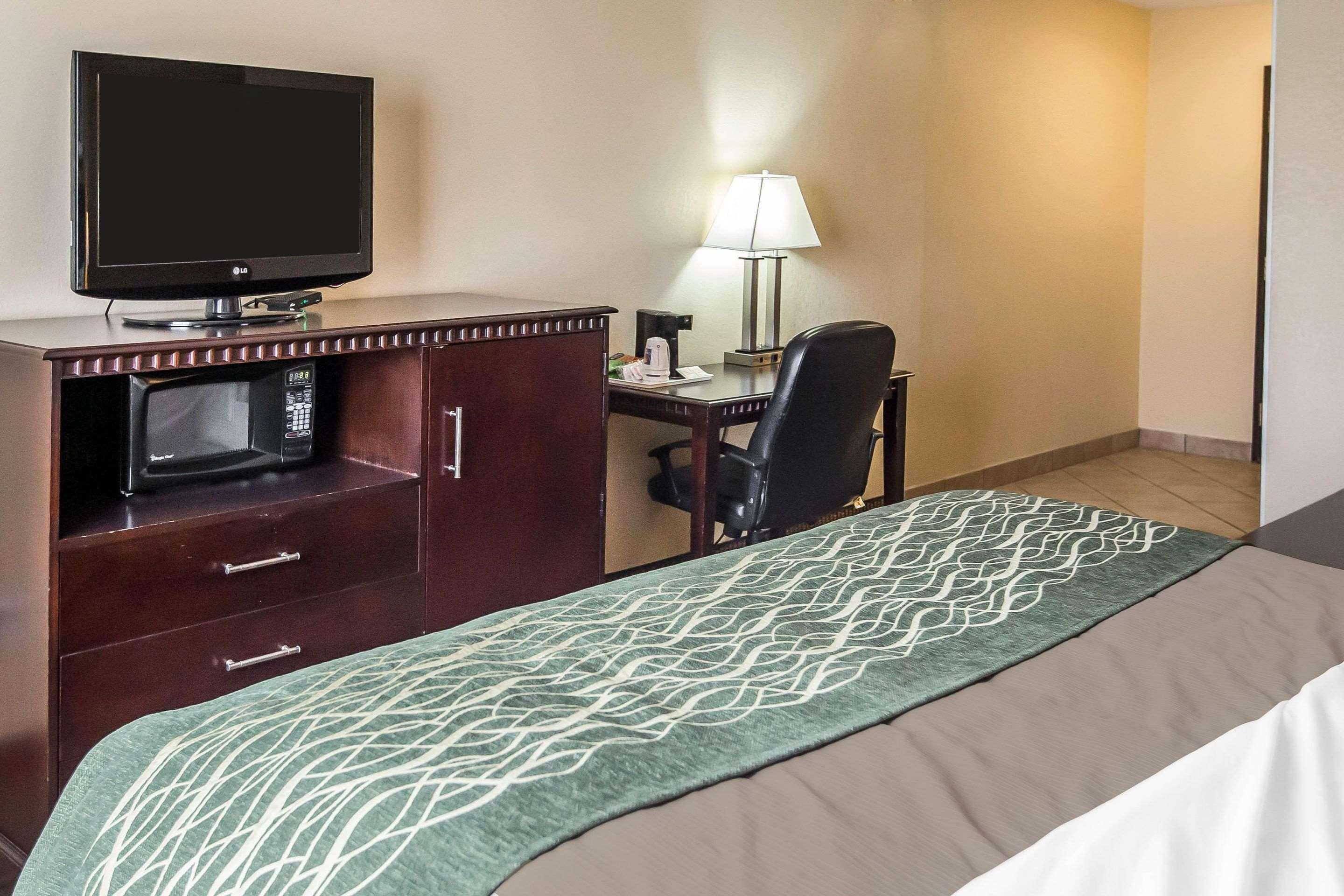 Econo Lodge Inn&Suites Monroe Buitenkant foto