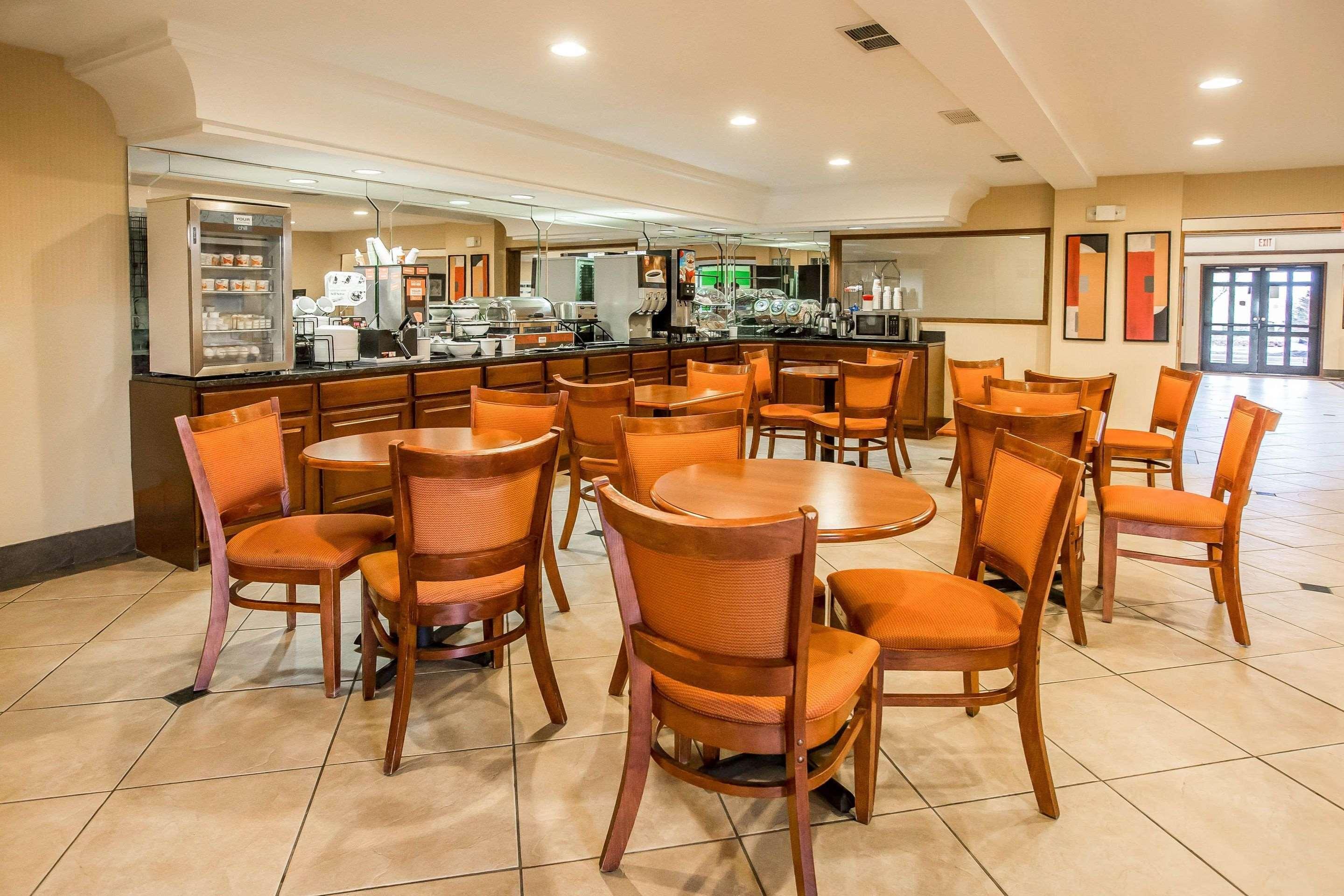 Econo Lodge Inn&Suites Monroe Buitenkant foto