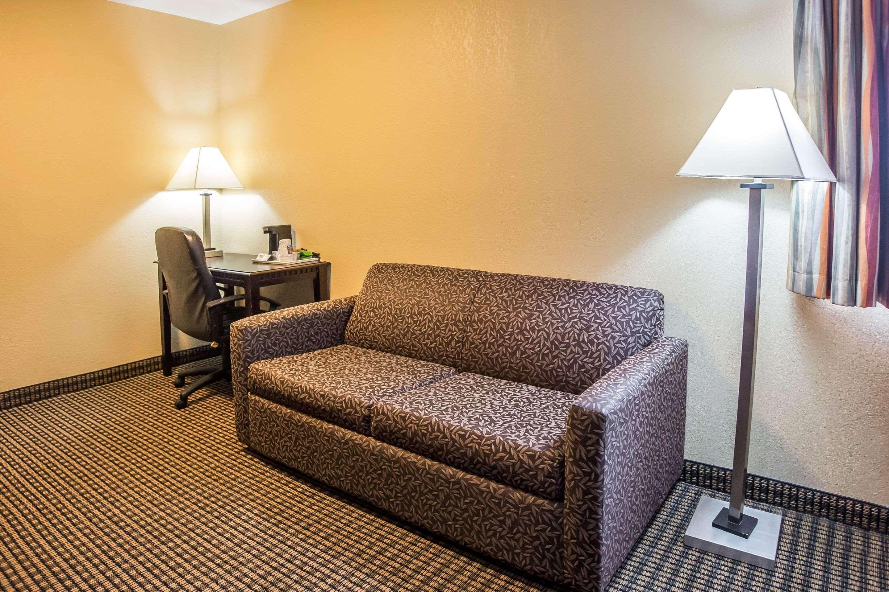 Econo Lodge Inn&Suites Monroe Buitenkant foto