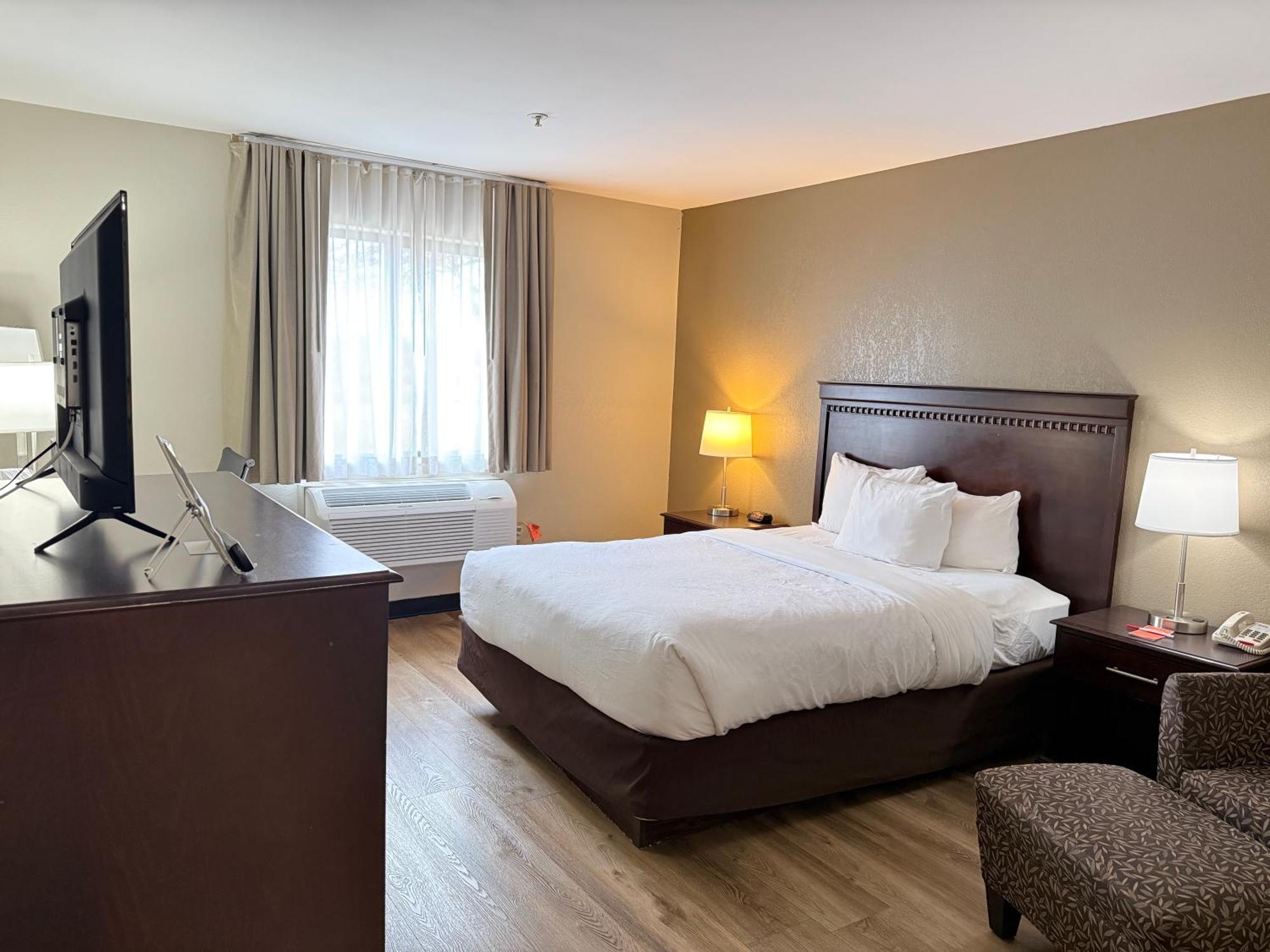 Econo Lodge Inn&Suites Monroe Buitenkant foto