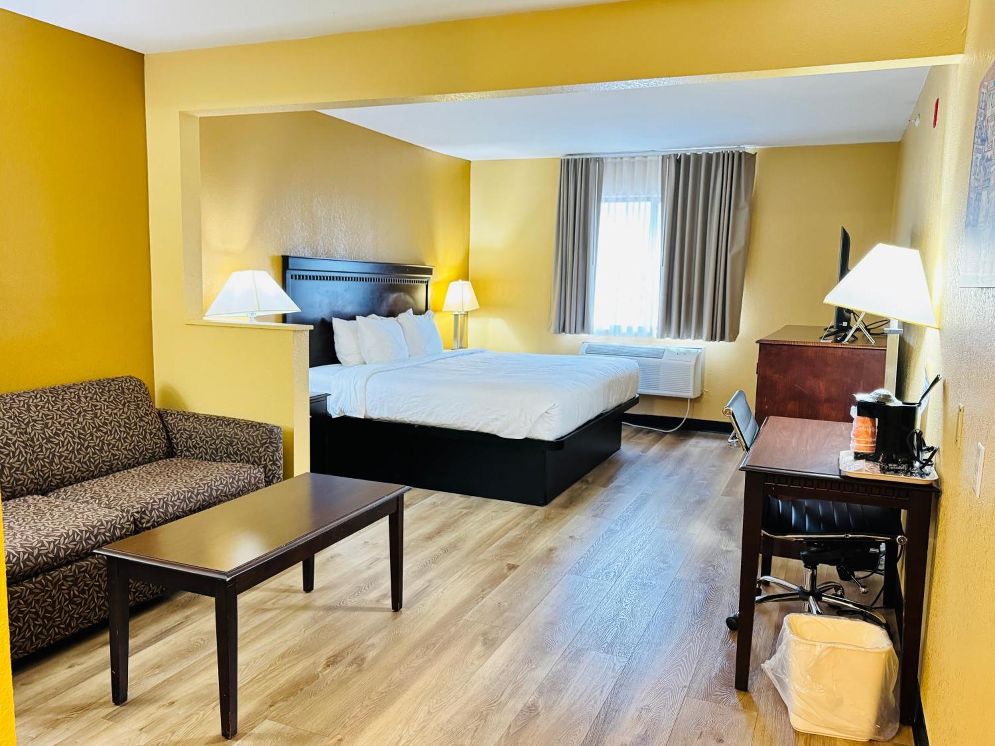 Econo Lodge Inn&Suites Monroe Buitenkant foto